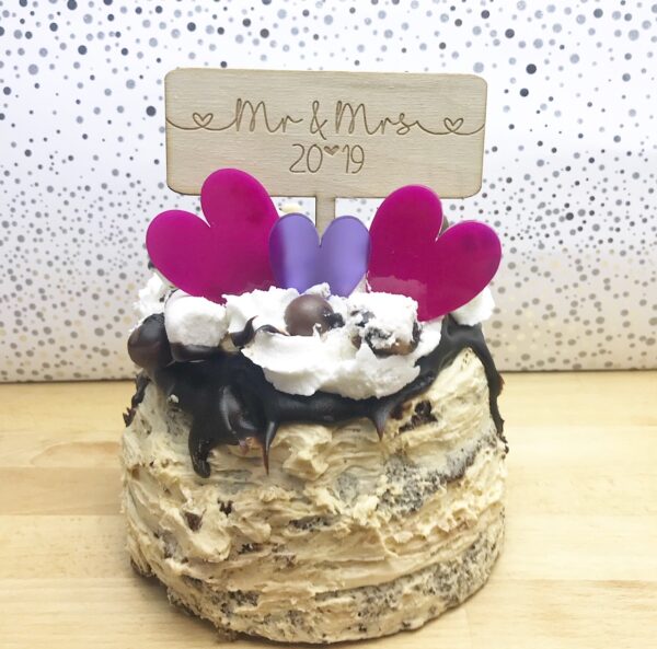 Mr & Mrs Cake Topper & Decorative Hearts Set