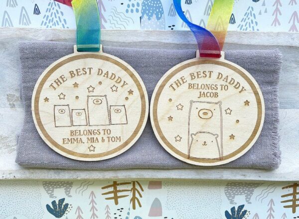 Best DADDY AWARD - Personalised Wooden Medal For Daddy - Image 2