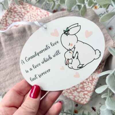 A Grandparents Love Hanging Bunny Sign (PR)