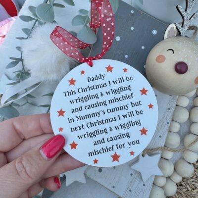 Christmas Wriggling & Wiggling Daddy To Be Sign (PR)