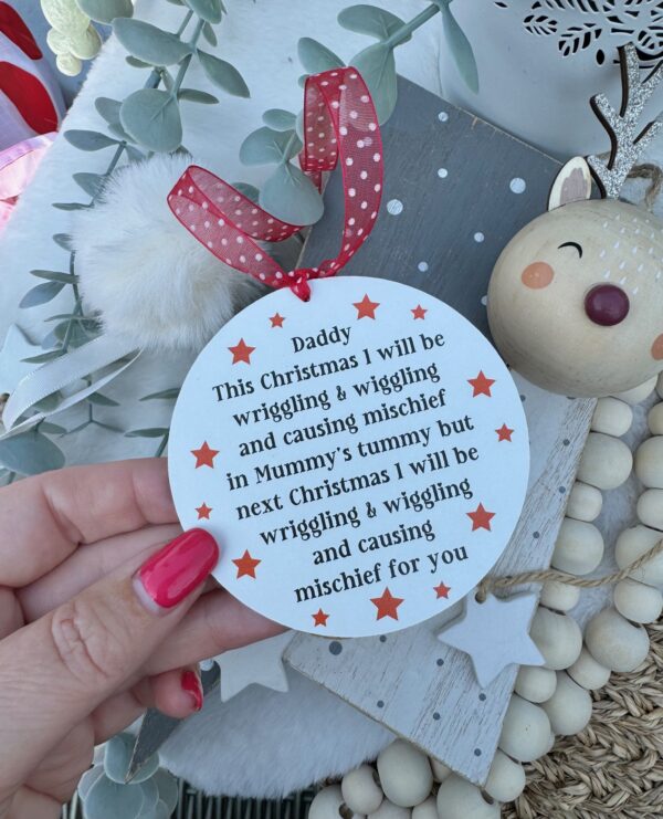 Christmas Wriggling & Wiggling Daddy To Be Sign (PR)